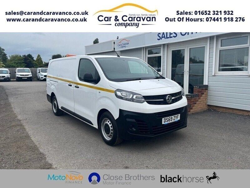 White Used 2019 Vauxhall Vivaro Edition Van | £7,750 (Good price) - Image 1/4