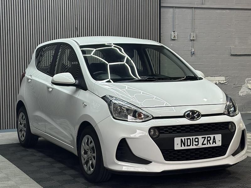 Usado Hyundai i10 SE 66 HP (48 kW) 2019 Branco Citadino