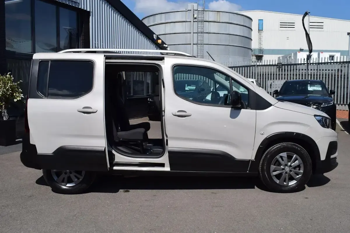 Used Peugeot Rifter Allure 2022 Beige MPV