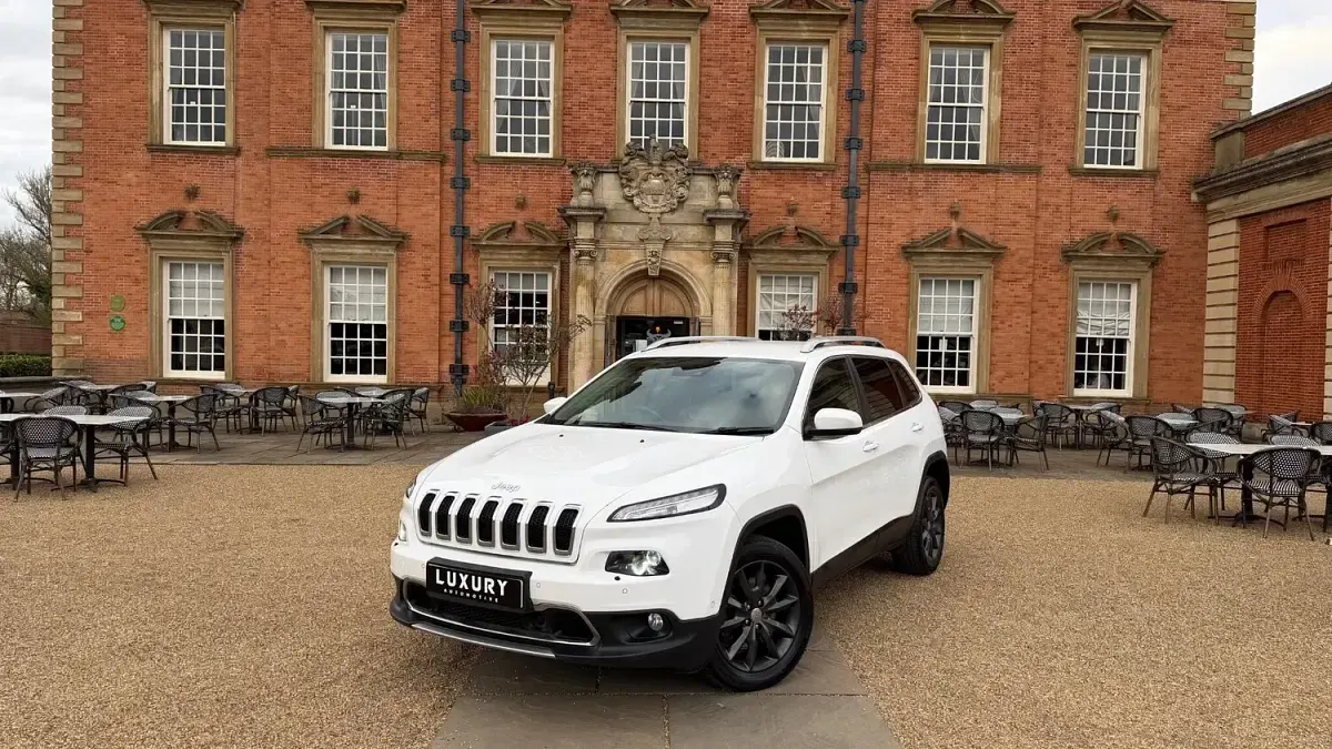 Used Jeep Cherokee Limited 200 HP (147 kW) 2016 White SUV