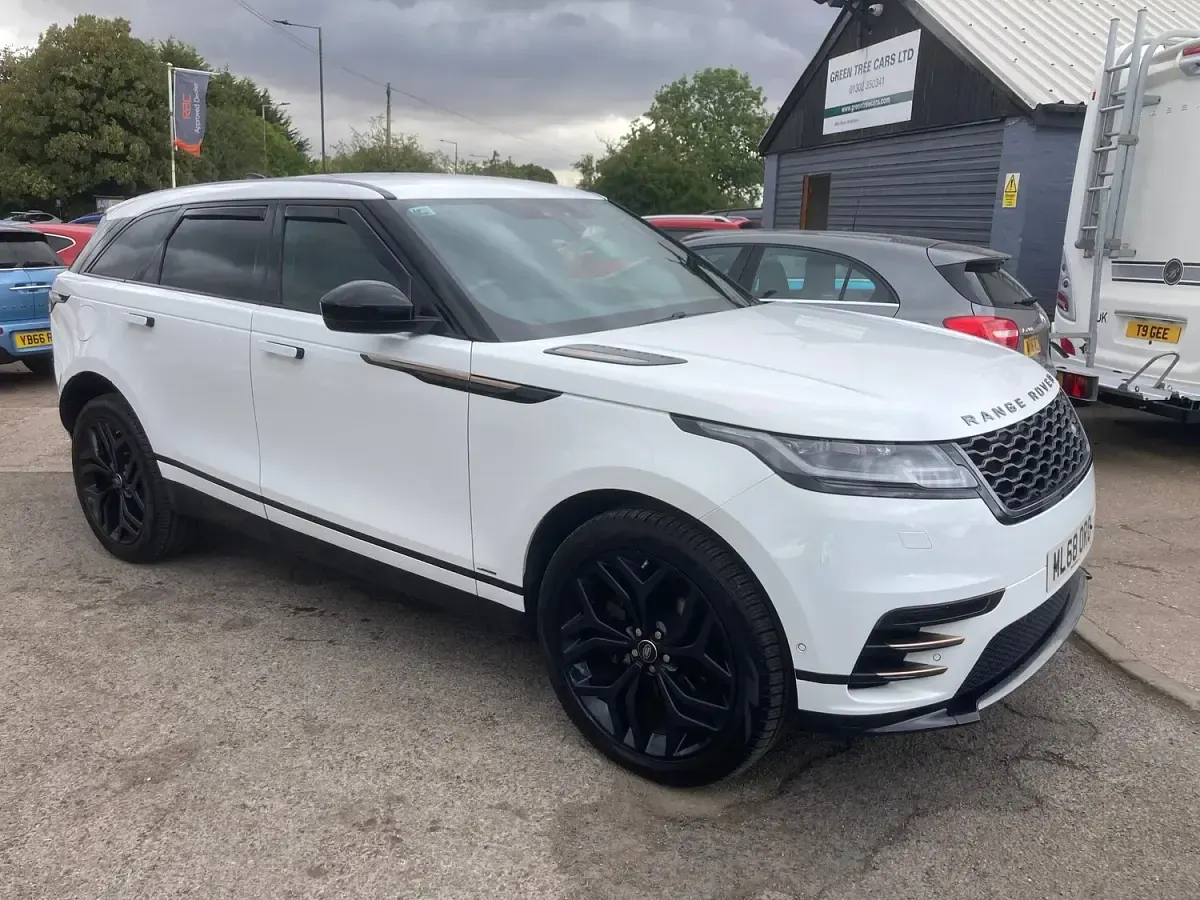 Used Land Rover Range Rover Velar HSE Dynamic 180 HP (132 kW) 2018 White SUV