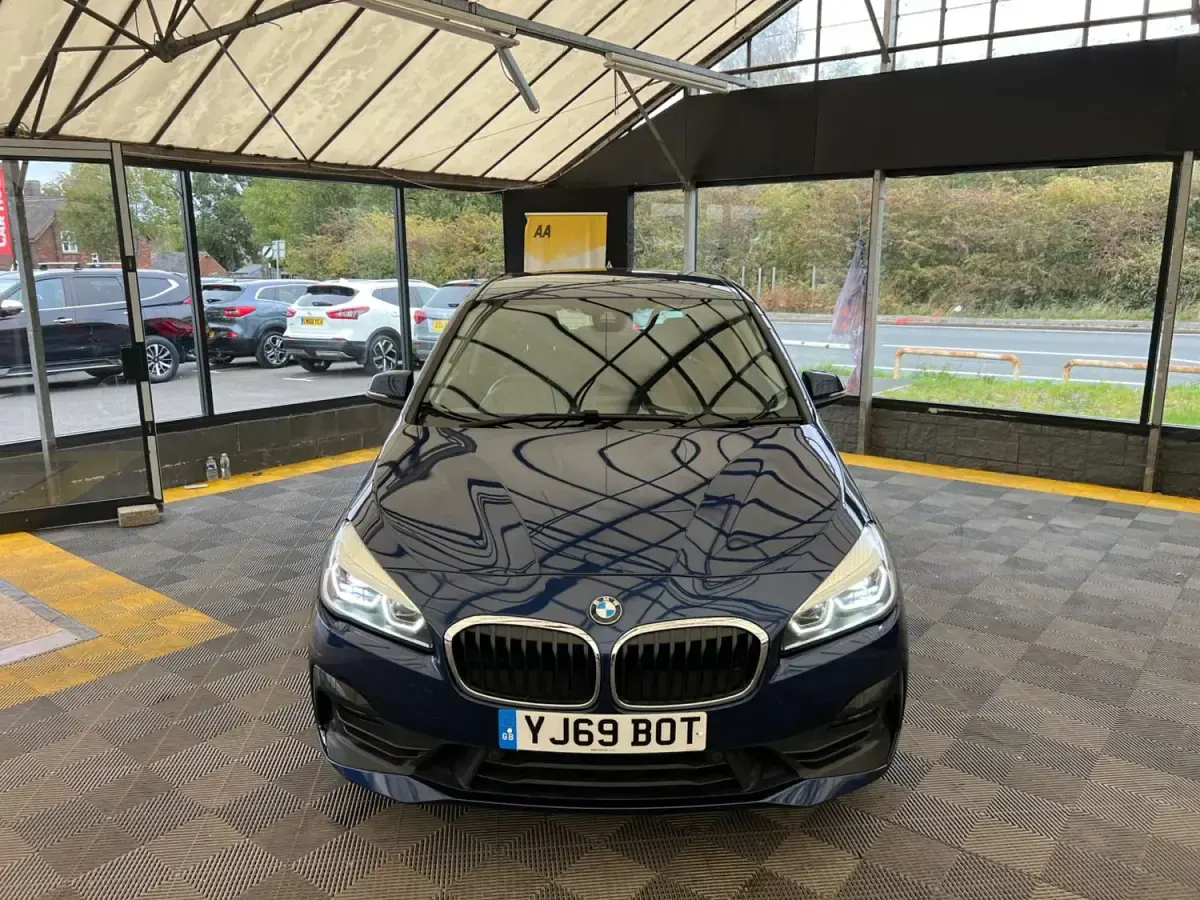 Usado BMW 218 Luxury Line 2020 Azul Utilitario