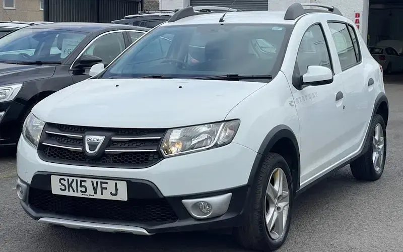 Used Dacia Sandero Lauréate 90 HP (66 kW) 2014 Hatchback