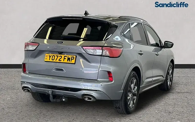 Usado Ford Kuga ST-Line 150 CV (110 kW) 2023 Plateado SUV