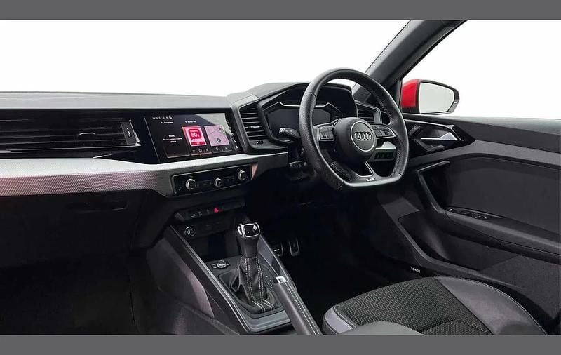 Usado Audi A1 S-Line 147 HP (108 kW) 2023 Vermelho SUV