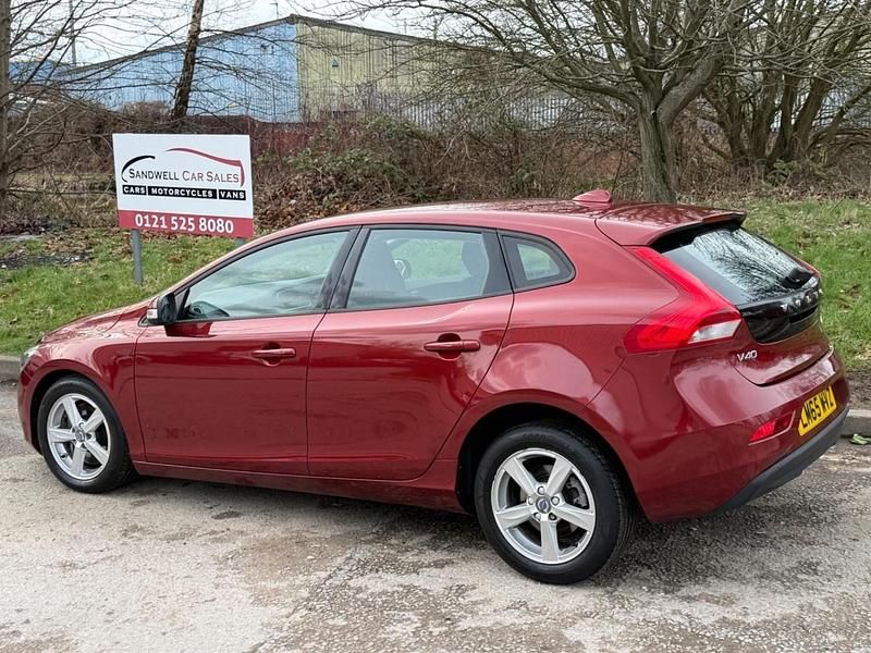 Used Volvo V40 2015 Red Hatchback