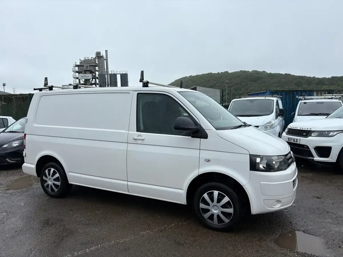 Used VW Transporter Trendline 140 HP (102 kW) 2015 White Van