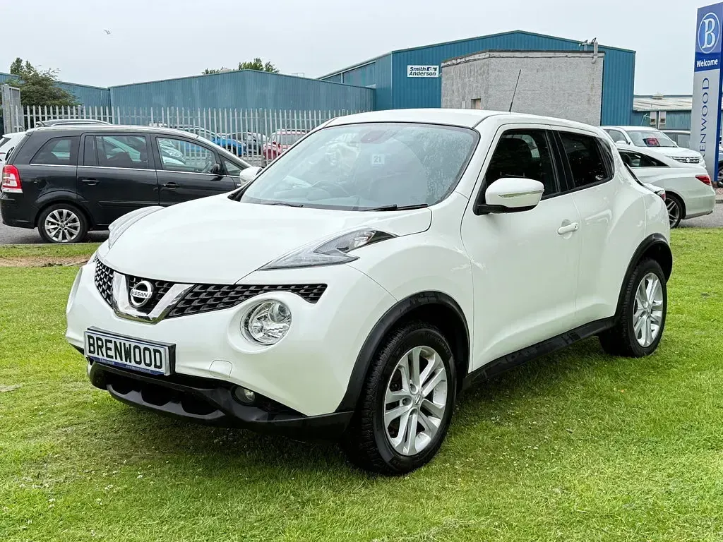 Used Nissan Juke N-Connecta 110 HP (80 kW) 2018 White SUV