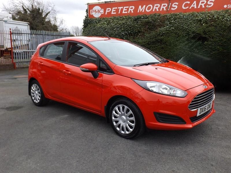 Red Used 2016 Ford Fiesta Style Hatchback | £7,395 (Fair price) - Image 1/4