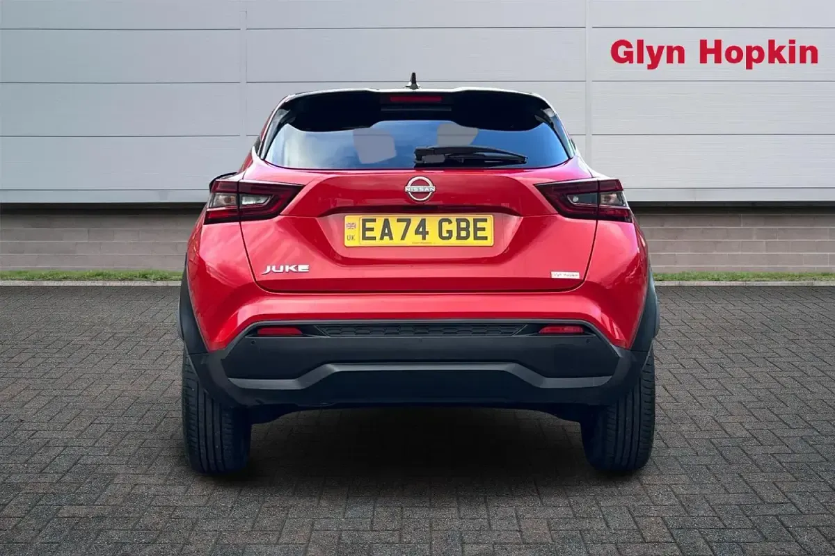 Używany Nissan Juke N-Connecta 2024 Czerwony SUV