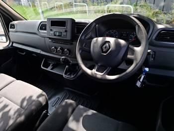 Image 3/4