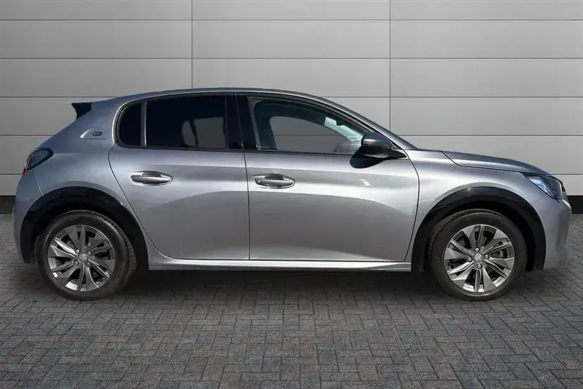Second-hand Peugeot e-208 Allure 100 kW (136 CP) 2020 Gri Hatchback