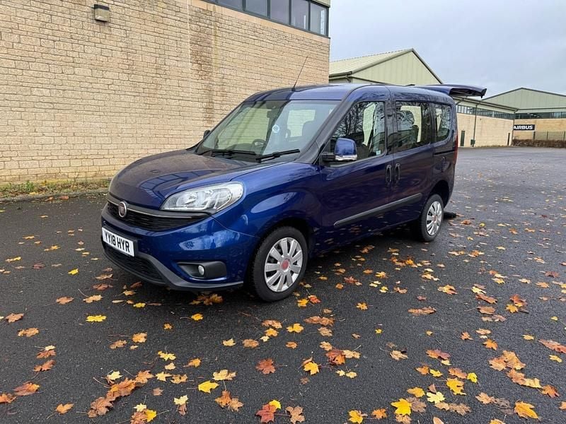Used Fiat Doblò Easy 95 HP (69 kW) 2018 Blue MPV