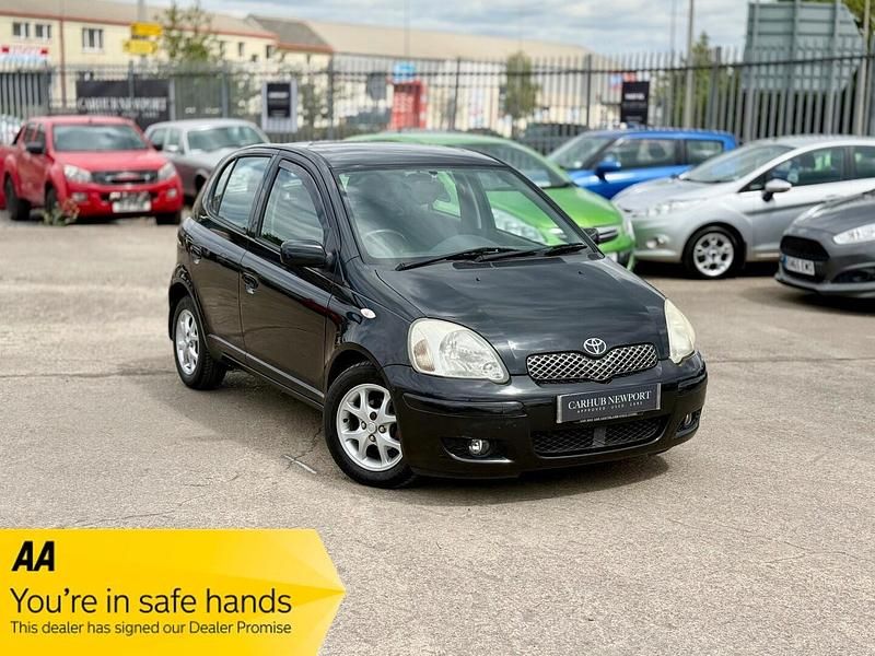 Black Used 2004 Toyota Yaris Hatchback | £2,900 (Fair price) - Image 1/4