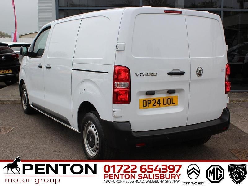 Used Vauxhall Vivaro S 120 HP (88 kW) 2024 White MPV