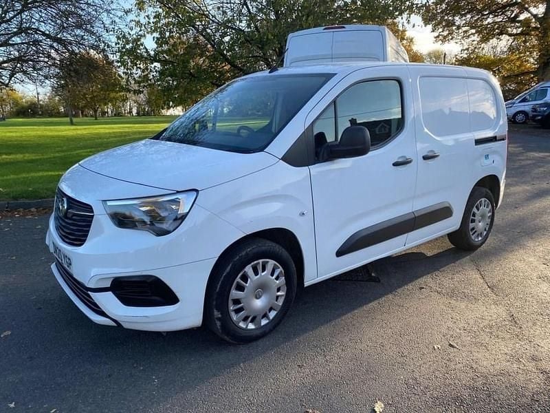 White Used 2020 Vauxhall Combo Sportive MPV | £6,495 (Super price) - Image 1/4