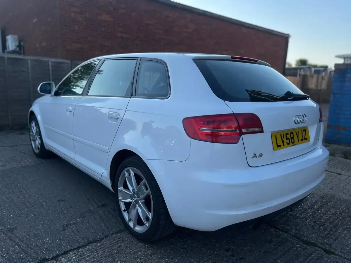 Used Audi A3 Sport 102 HP (75 kW) 2009 White Hatchback