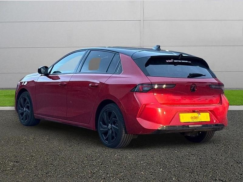 Used Vauxhall Astra 130 HP (95 kW) 2024 Red Hatchback