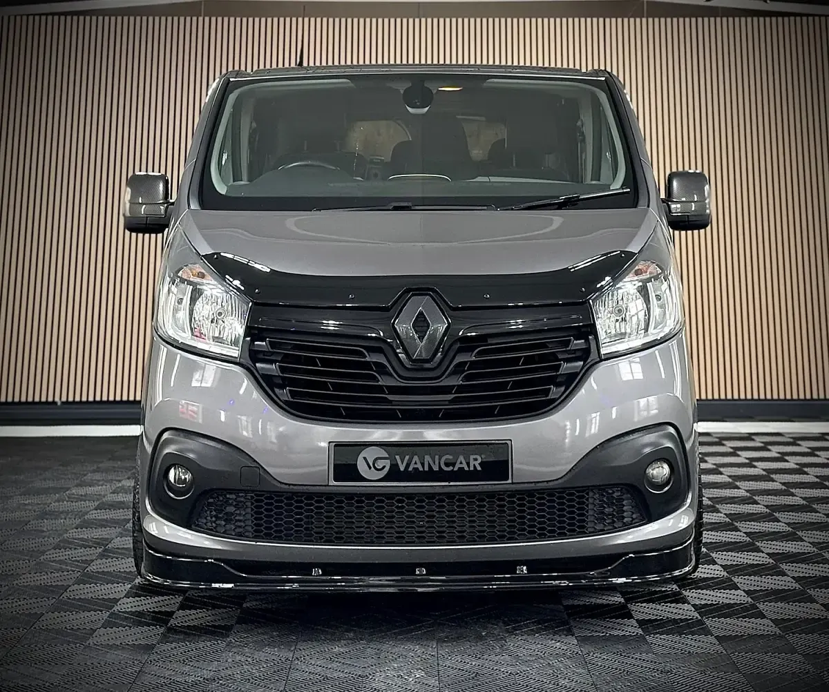 Used Renault Trafic 2017 Grey MPV