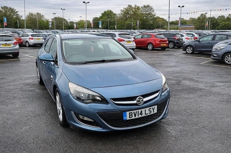 Used Vauxhall Astra SRi 110 HP (80 kW) 2014 Blue Hatchback