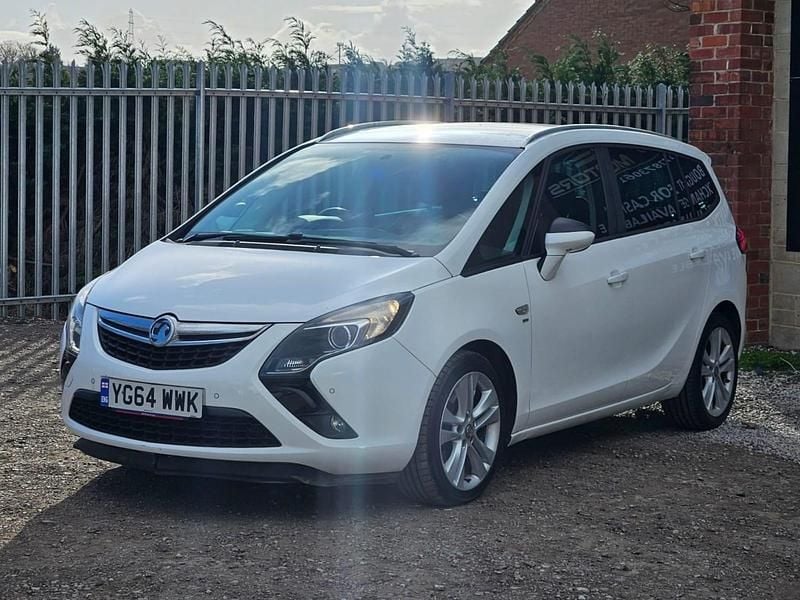 Used Vauxhall Zafira SRi 170 HP (125 kW) 2014 White MPV