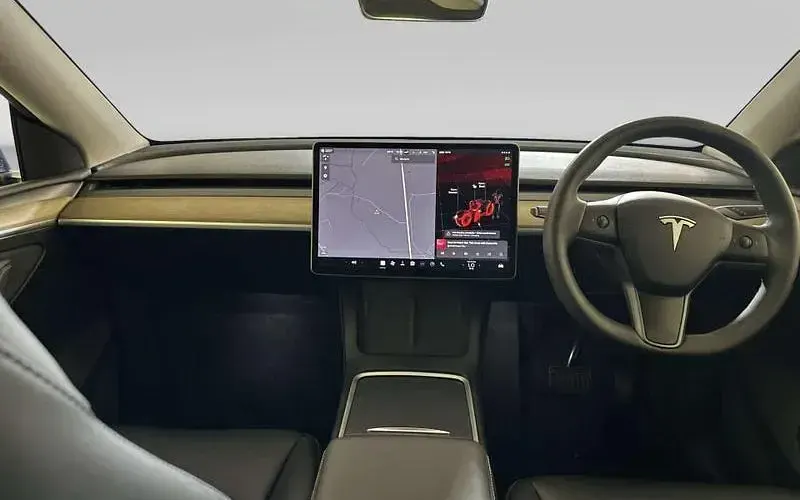 Used Tesla Model Y Long Range AWD 286 kW (389 HP) 2025 SUV