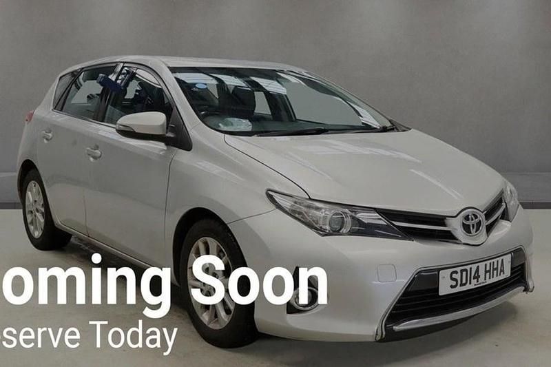 Used Toyota Auris 101 HP (74 kW) 2014