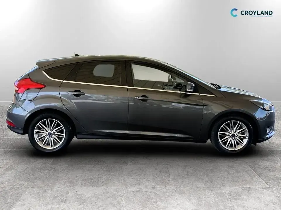 Used Ford Focus Zetec 2017 Grey Hatchback