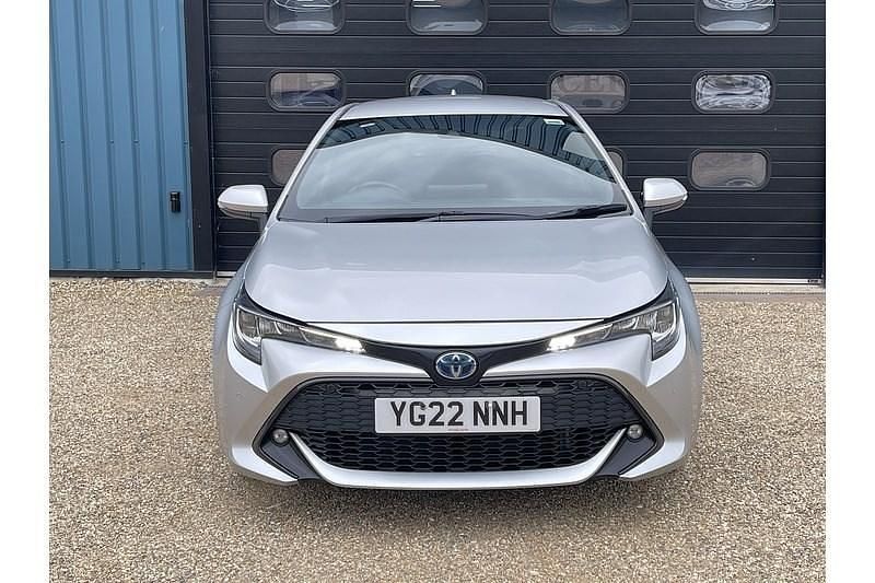 Used Toyota Corolla 122 HP (89 kW) 2022 Silver Hatchback
