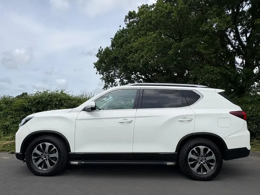 Used SsangYong Rexton 202 HP (148 kW) 2022 White SUV