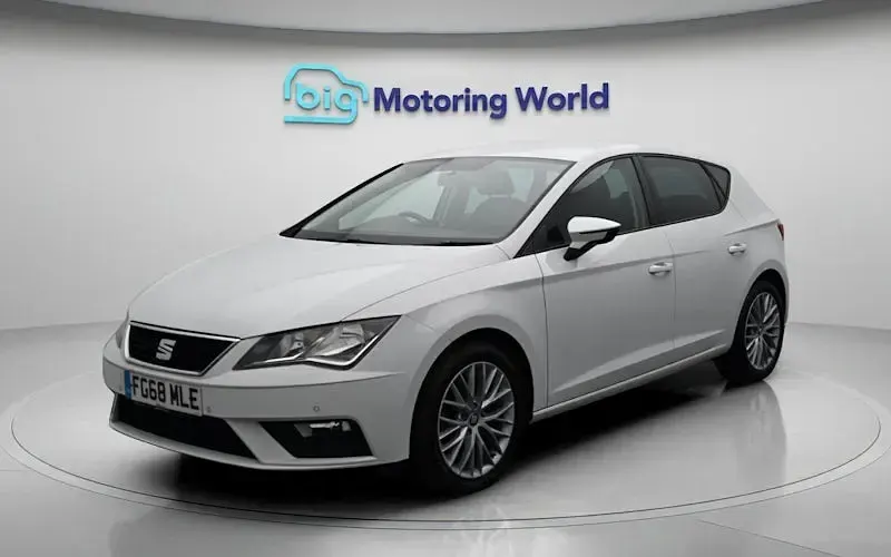 Used Seat Leon SE Dynamic 116 HP (85 kW) 2020 Hatchback