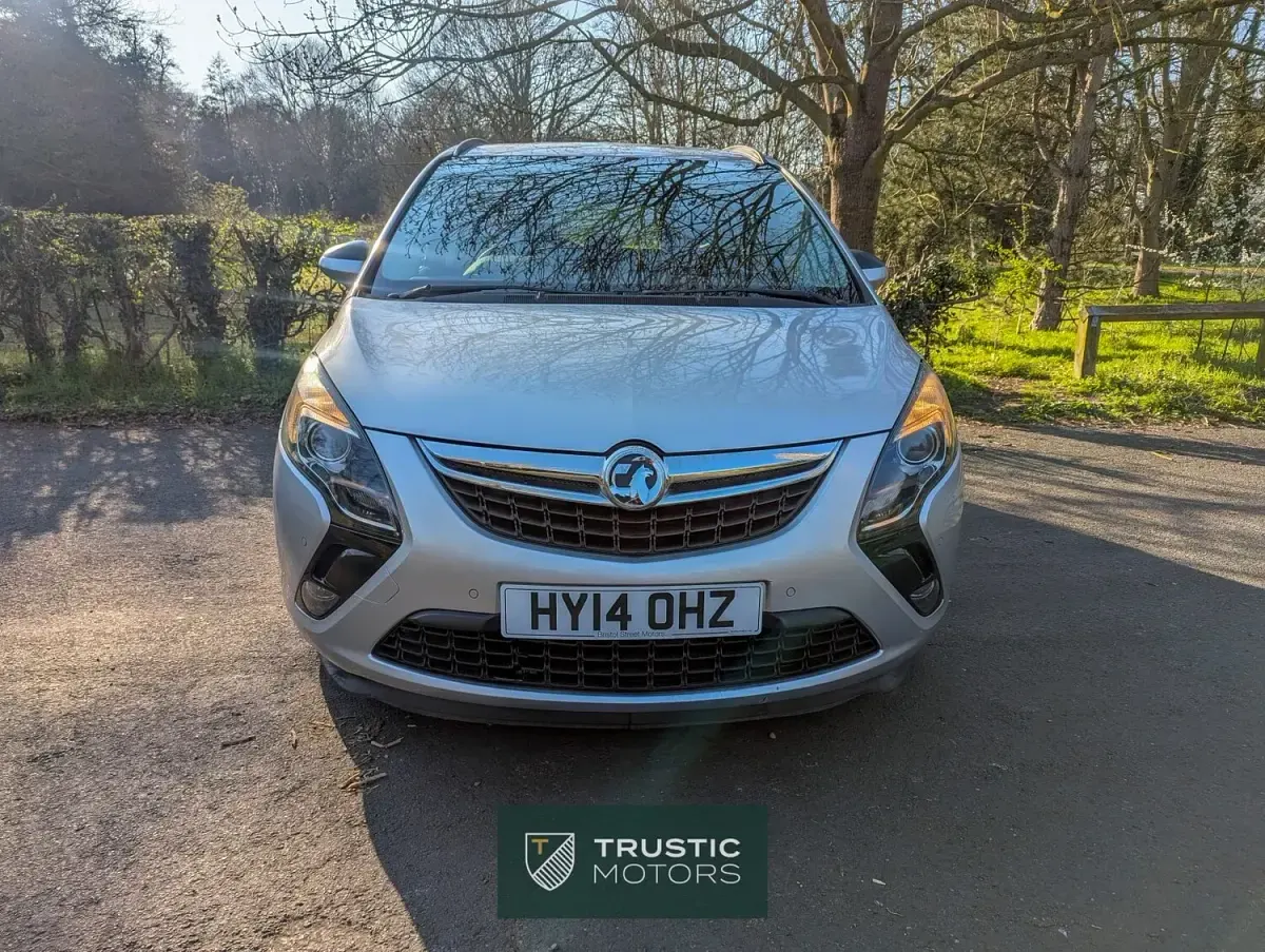Used Vauxhall Zafira Tourer 140 HP (102 kW) 2014 Silver MPV