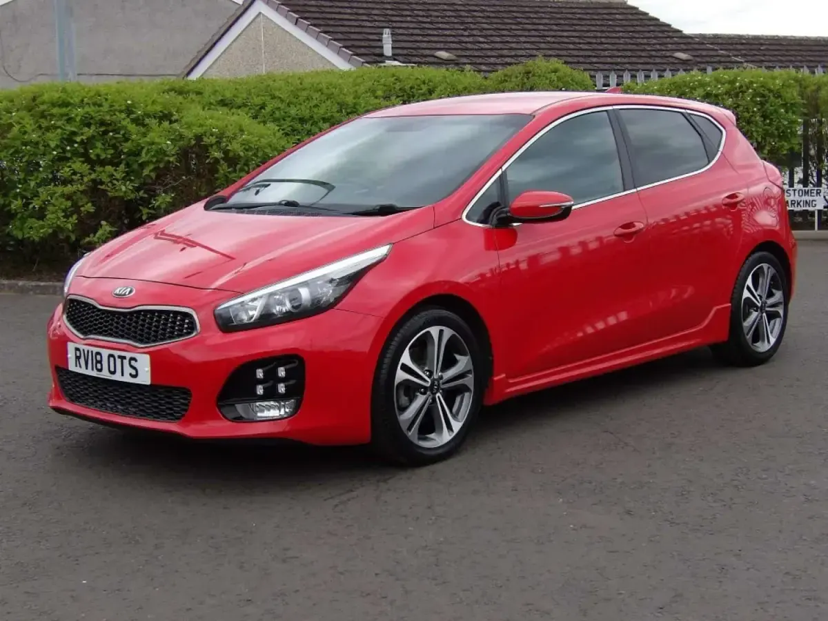 Usado Kia Ceed GT-Line 2018 Rojo Utilitario