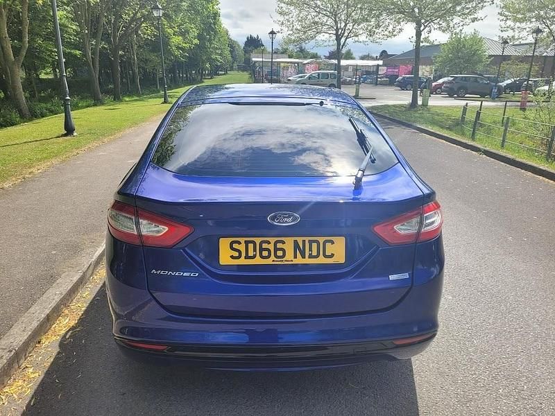Used Ford Mondeo Titanium 120 HP (88 kW) 2016 Blue Hatchback