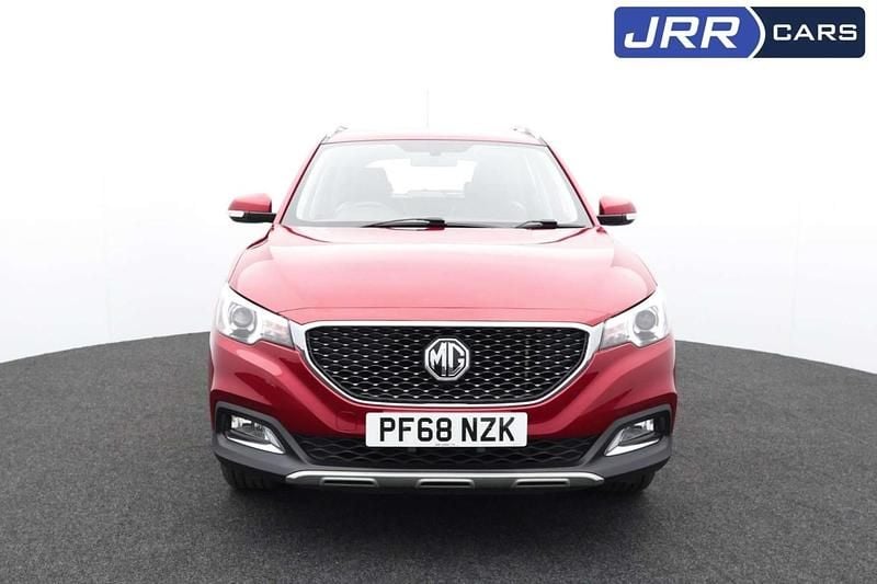 Used MG ZS Exclusive 106 HP (77 kW) 2018 Red Hatchback