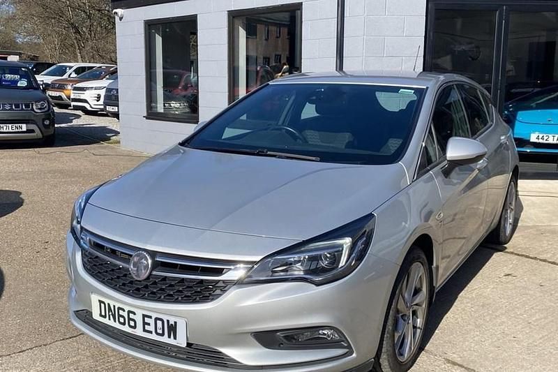 Used Vauxhall Astra SRi 150 HP (110 kW) 2016 Silver Hatchback