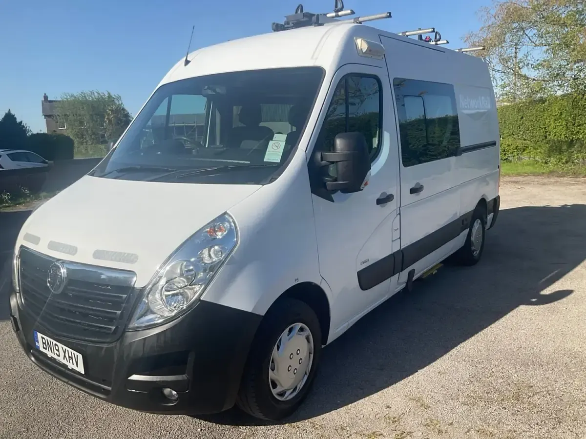 Begagnad Vauxhall Movano 130 HK (95 kW) 2019 Vit Minibuss
