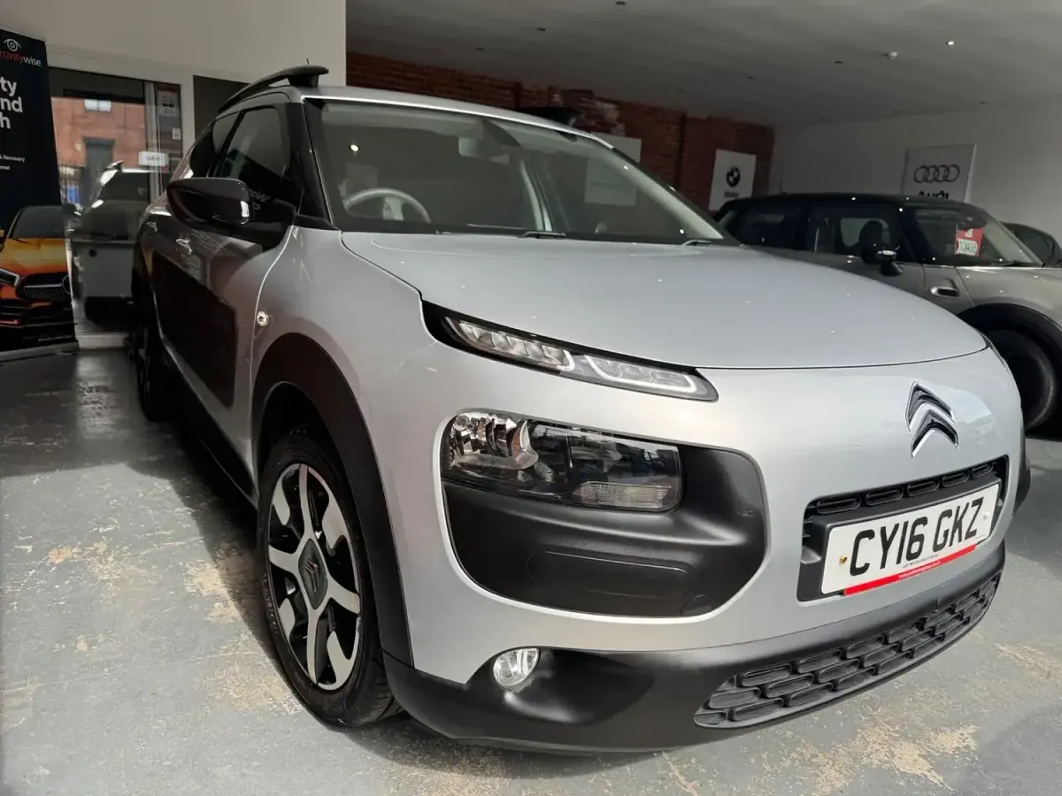 Used Citroën C4 Cactus Flair 100 HP (73 kW) 2016 Silver Hatchback
