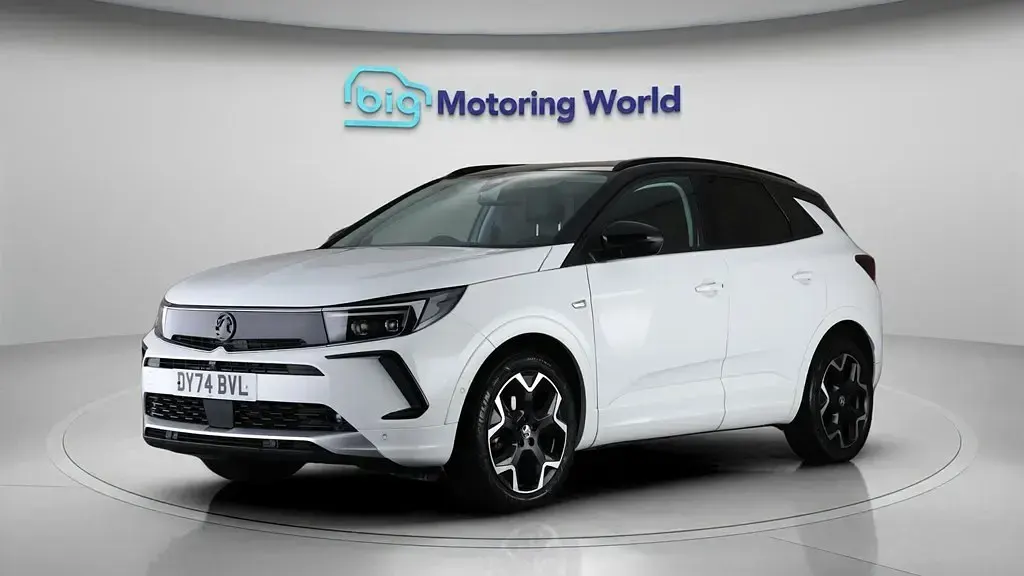 Second-hand Vauxhall Grandland X Ultimate 130 CP (95 kW) 2024 Alb SUV