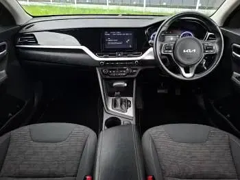 Gebraucht Kia Niro 139 PS (102 kW) 2022 Weiß SUV