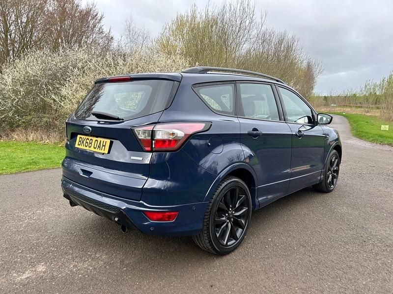 Usado Ford Kuga ST-Line X 150 HP (110 kW) 2018 Azul SUV