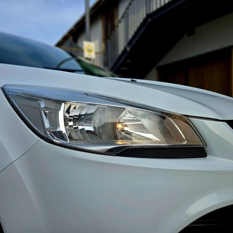 Used Ford Kuga Titanium 180 HP (132 kW) 2016 White SUV