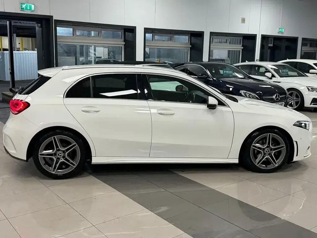 Begagnad Mercedes A180 Executive 136 HK (100 kW) 2019 Vit Halvkombi