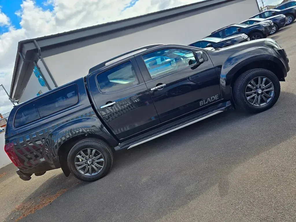 Used Isuzu D-Max 2020 Black Pickup