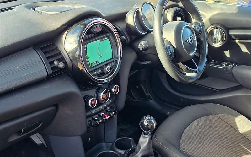 Used Mini Cooper Hatch 136 HP (100 kW) 2018 Blue Hatchback