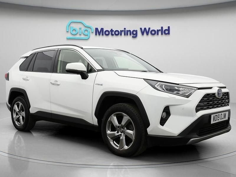 White Used 2019 Toyota RAV4 Hybrid SUV | £24,900 (Fair price) - Image 1/4