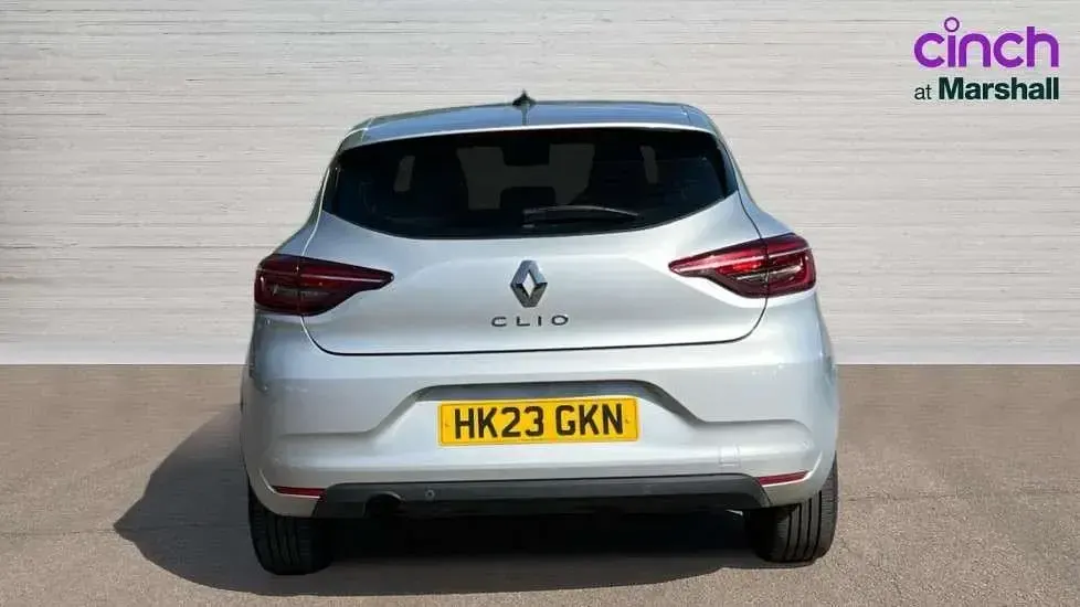 Used Renault Clio V Evolution 90 HP (66 kW) 2023 Silver Hatchback
