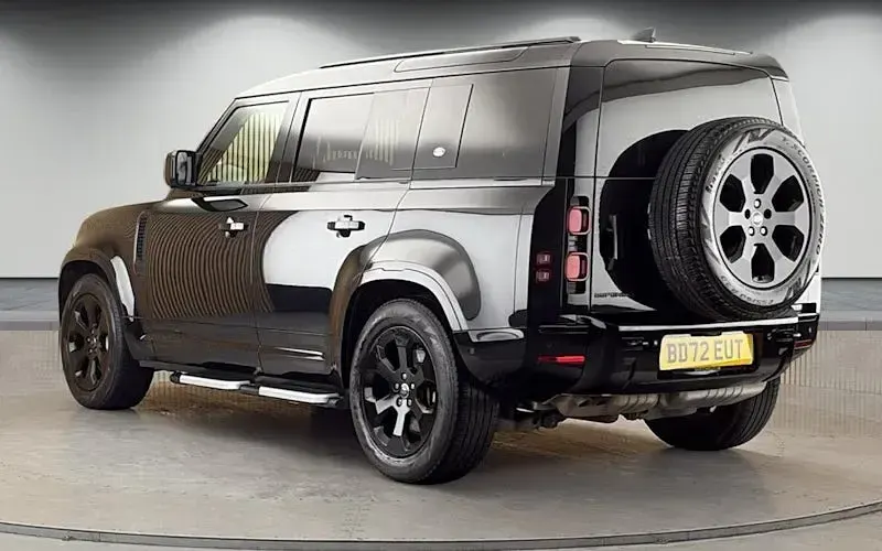 Used Land Rover Defender SE Dynamic 300 HP (220 kW) 2022 Black SUV