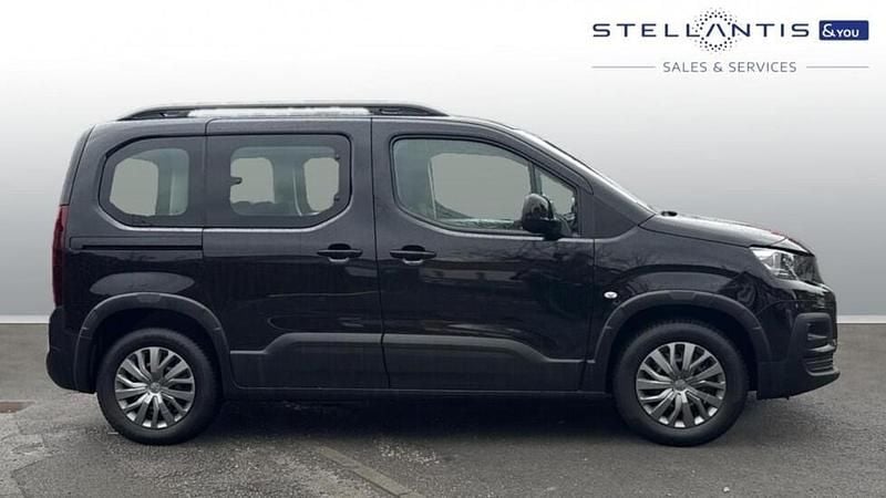 Black Used 2022 Peugeot Rifter Allure MPV | £13,962 (Fair price) - Image 1/4