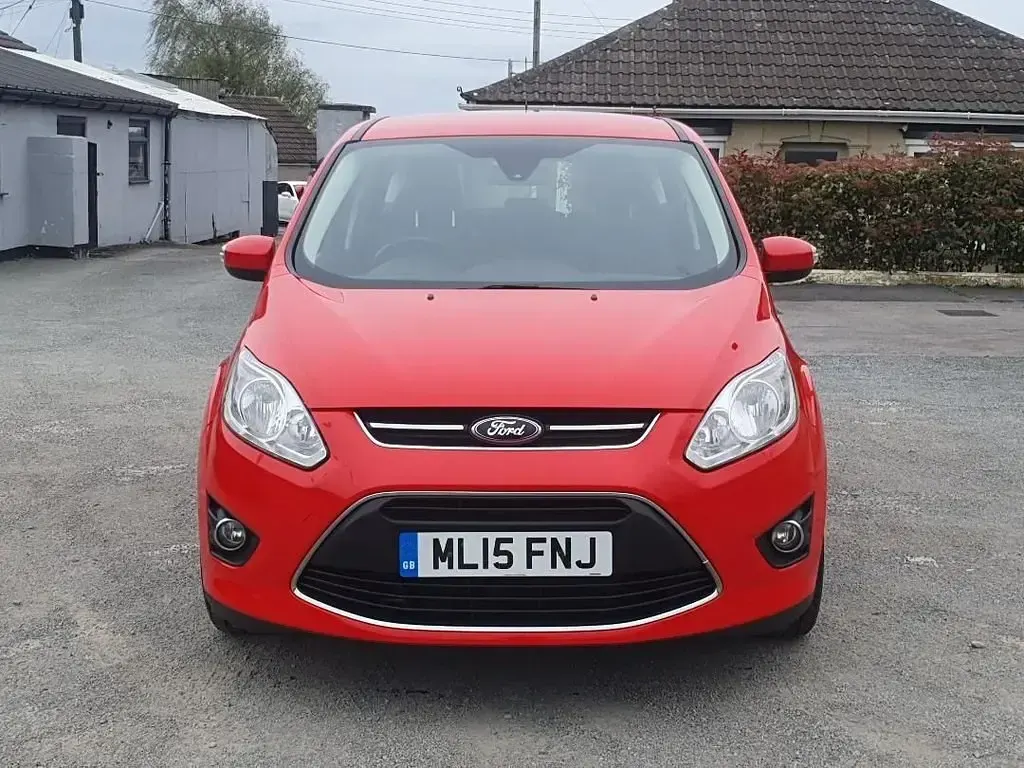 Begagnad Ford C-MAX Zetec 115 HK (84 kW) 2015 Röd Minibuss